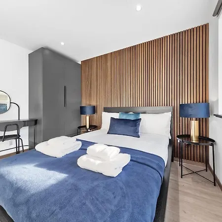 Apartment Modern 1 Bed Flat - Near Station - *