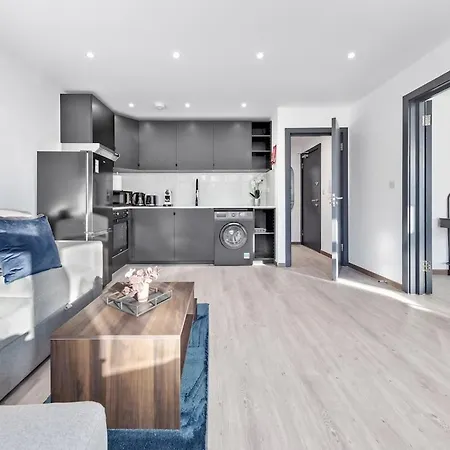 Apartment Modern 1 Bed Flat - Near Station -