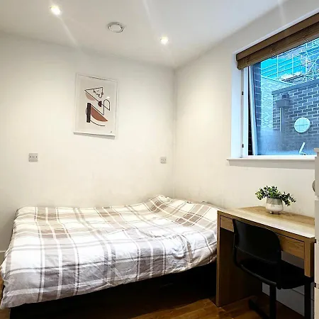 Bright Modern Flat With Canal View *