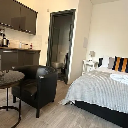 Comfortable West Apartment *