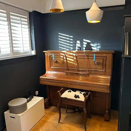 Holiday home Richmond Park House Stunning Architect Designed London