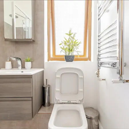 Large Town House Long Term Semesterbostad London