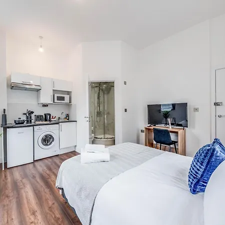 Camberwell High Spec 6-studio Unit Block Apartment *