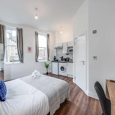 Camberwell High Spec 6-studio Unit Block Apartment