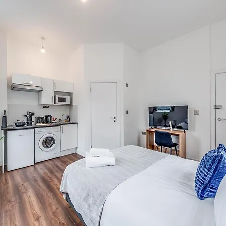 Camberwell High Spec 6-studio Unit Block Apartment *