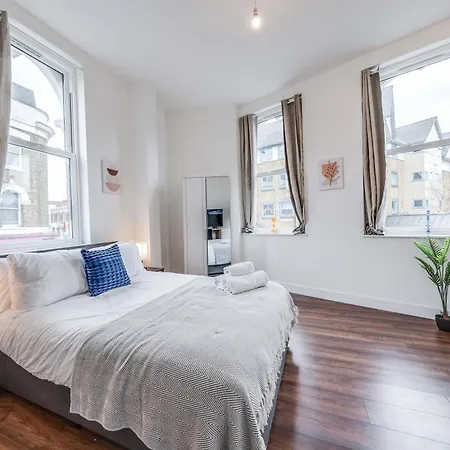 Camberwell High Spec 6-studio Unit Block London