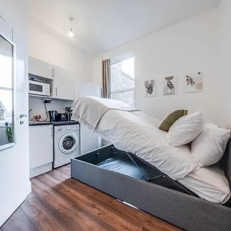 Camberwell High Spec 6-studio Unit Block London
