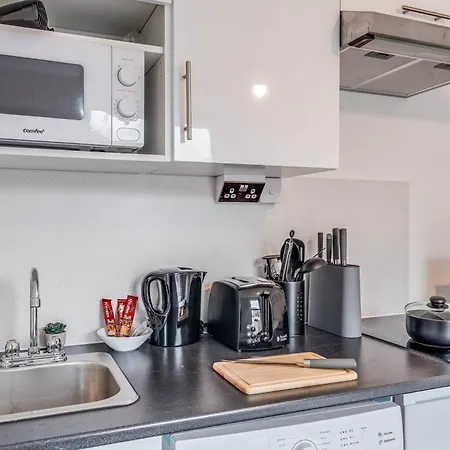 Camberwell High Spec 6-studio Unit Block *