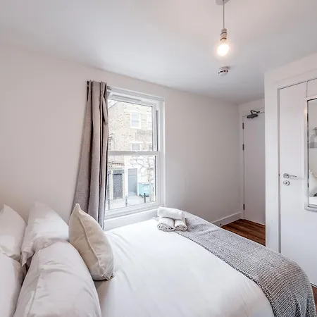 Camberwell High Spec 6-studio Unit Block * London