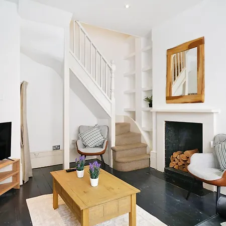 Charming House Short Walk To Richmond Station Richmond (Greater London)