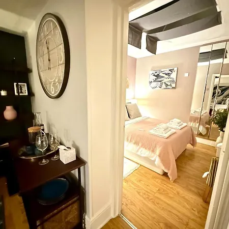 Apartment Stylish Unit, Heart Of Bayswater *