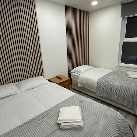 Apartment Fully Furbished Entire Flat 3 *