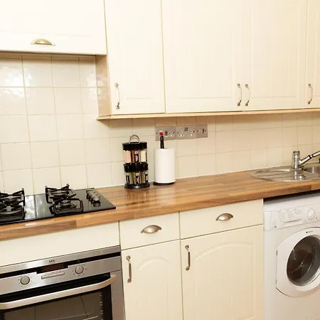 Cosy Turkey Oak Flat In Hackney Apartment