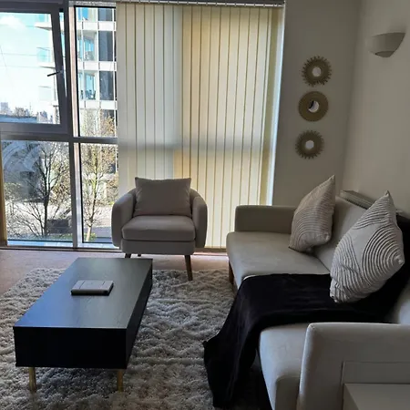 Entire Flat O2 Cable Cars Apartment London