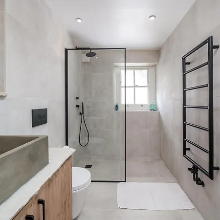 Lovely 2 Bed 1 Bath In Wc1 公寓