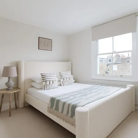 Luxury 5-bedroom Town House In Brook London