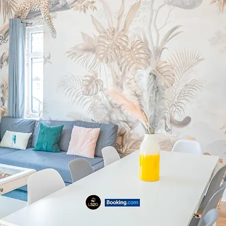 Stunning House By Ls2g Short Lets & Serviced Greater With Free Wifi Holiday home London