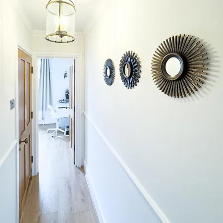 Stunning House By Ls2g Short Lets & Serviced Greater With Free Wifi Holiday home London