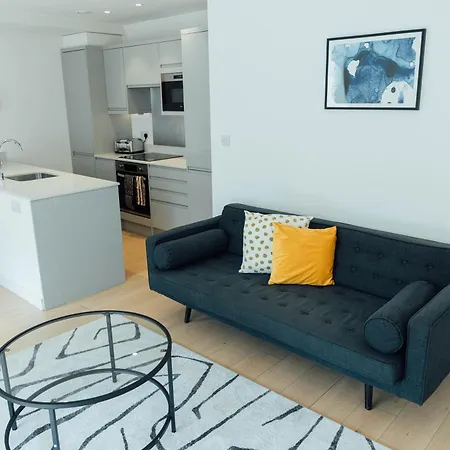 Apartment Access Brick Lane *