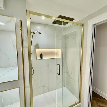 Central, Modern, Westfield, Close To Tube Station Apartment *