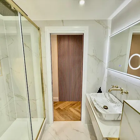 Central, Modern, Westfield, Close To Tube Station Apartment *
