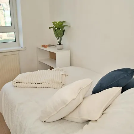 Apartment Stunning 4 Bedroom In Swiss Sleeps 10 *