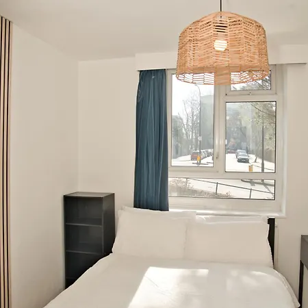 Stunning 4 Bedroom In Swiss Sleeps 10