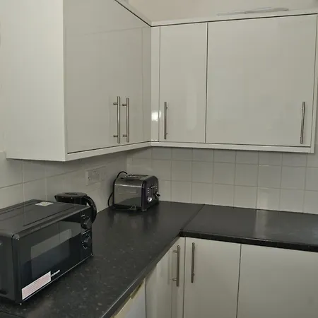 Stunning 4 Bedroom In Swiss Sleeps 10