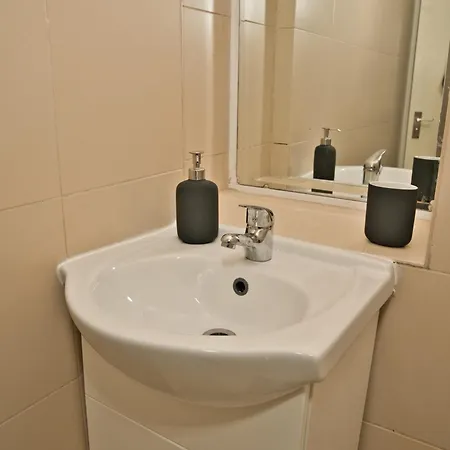 Apartment Stunning 4 Bedroom In Swiss Sleeps 10 *
