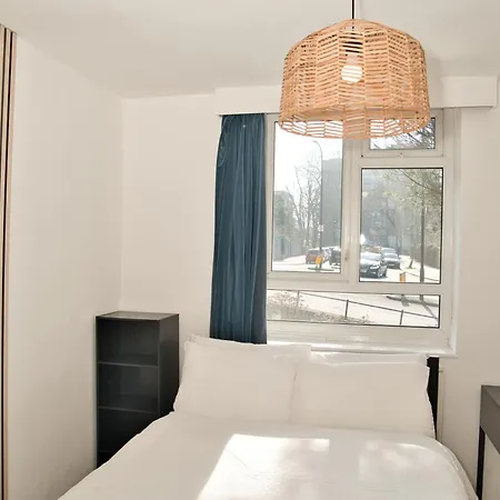 Apartment Stunning 4 Bedroom In Swiss Sleeps 10 London