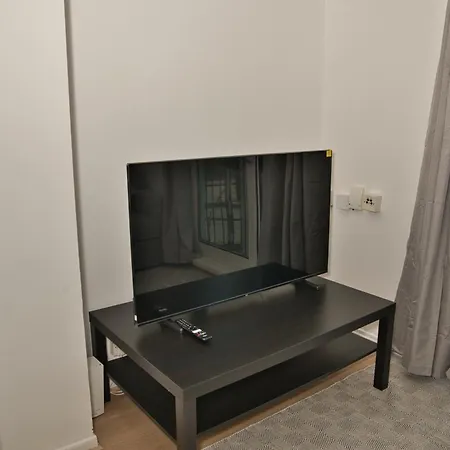 Stunning 4 Bedroom In Swiss Sleeps 10 Apartment *