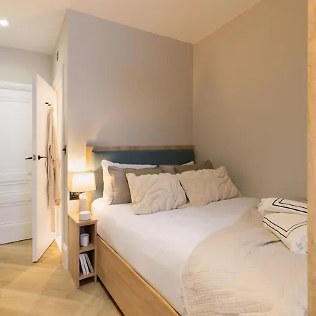 Smart In Sloane Square Apartment London