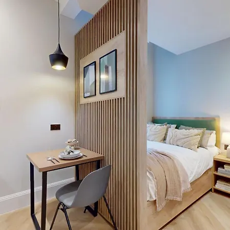 Smart In Sloane Square * London