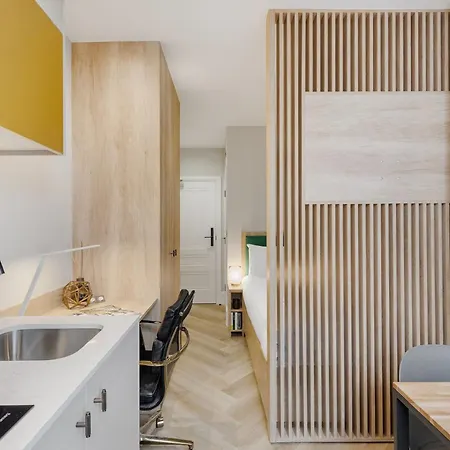 Smart In Sloane Square Apartment London