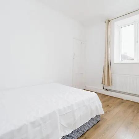Apartment Maisonette At 66 Groveway
