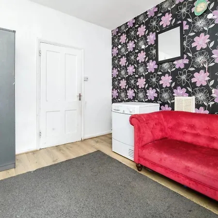 Maisonette At 66 Groveway Apartment
