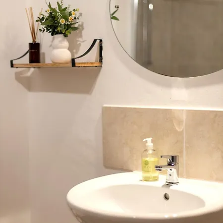 Albert Apt Apartment *