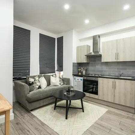 Flat Near By Kensington Olympia Exhibition-2 Bedroom Apartment