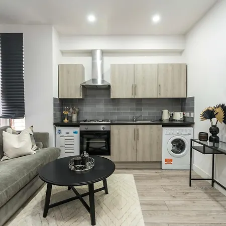 Flat Near By Kensington Olympia Exhibition-2 Bedroom Apartment London