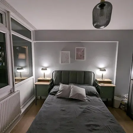 Panoramic View Two-bedroom Flat Apartment *