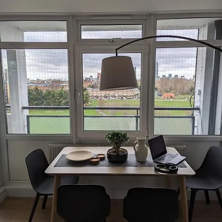 Panoramic View Two-bedroom Flat London