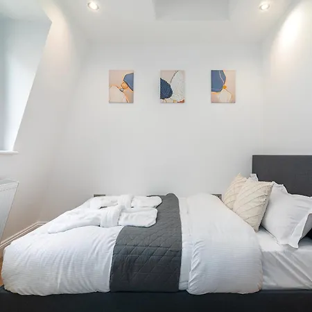 Brick Lane E2 3 Bedroom 2 Living 2 Bathroom Balcony London