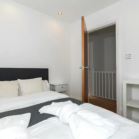 Brick Lane E2 3 Bedroom 2 Living 2 Bathroom Balcony London