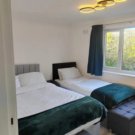 Domasi Flat In New Cross London