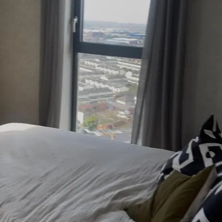 Stylish Penthouse * 克罗伊登