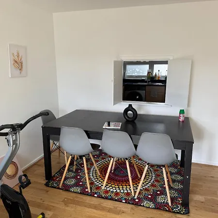 Modern 2 Bedroom Terrace Apartment London