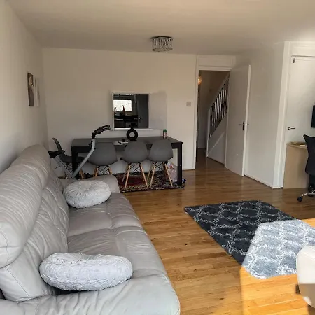 Modern 2 Bedroom Terrace