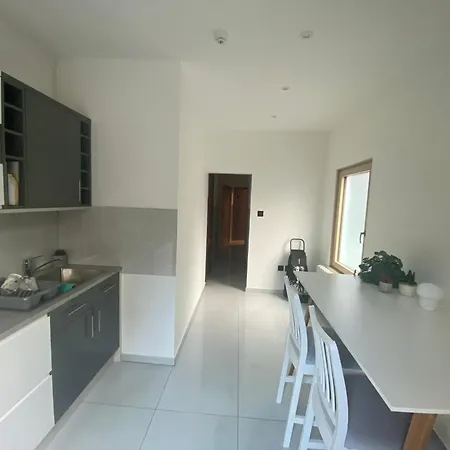 Lovely Spacious 2 Bed In Shepherds Bush Apartment London