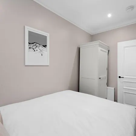 Grove Heights Notting Hill Apartment