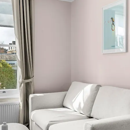 Grove Heights Notting Hill Apartment *